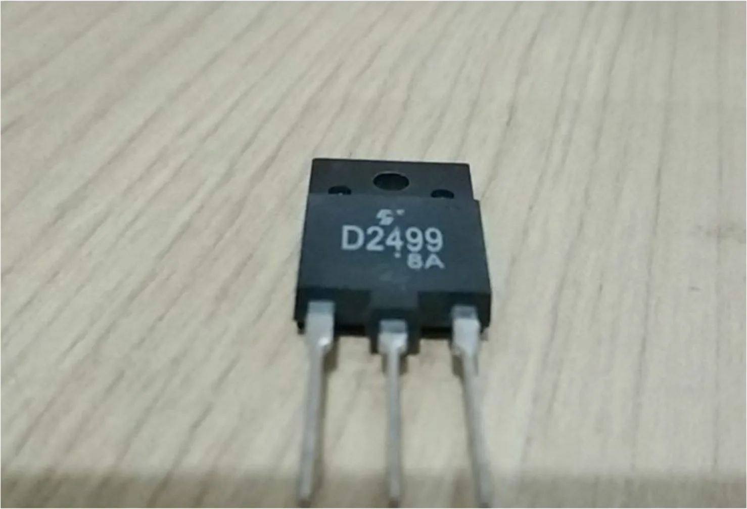 Persamaan Transistor Horizontal D2499