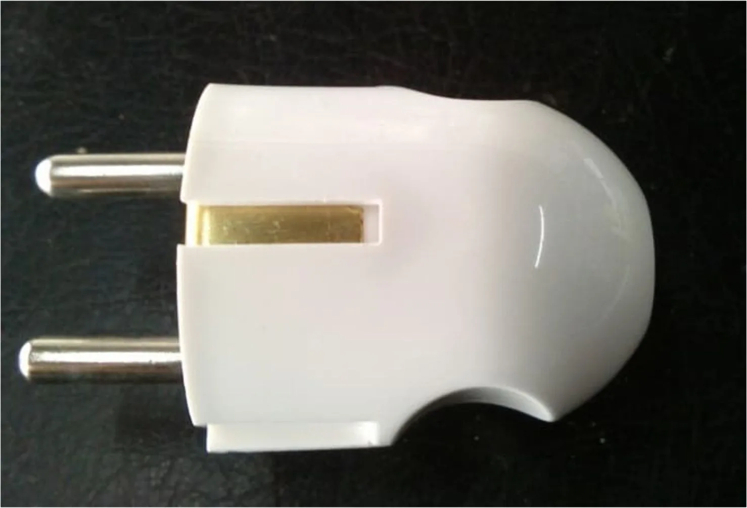 apa itu steker listrik