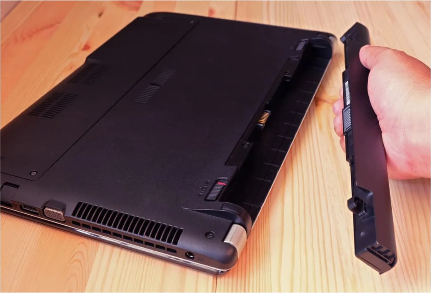 ciri ciri baterai laptop ngedrop