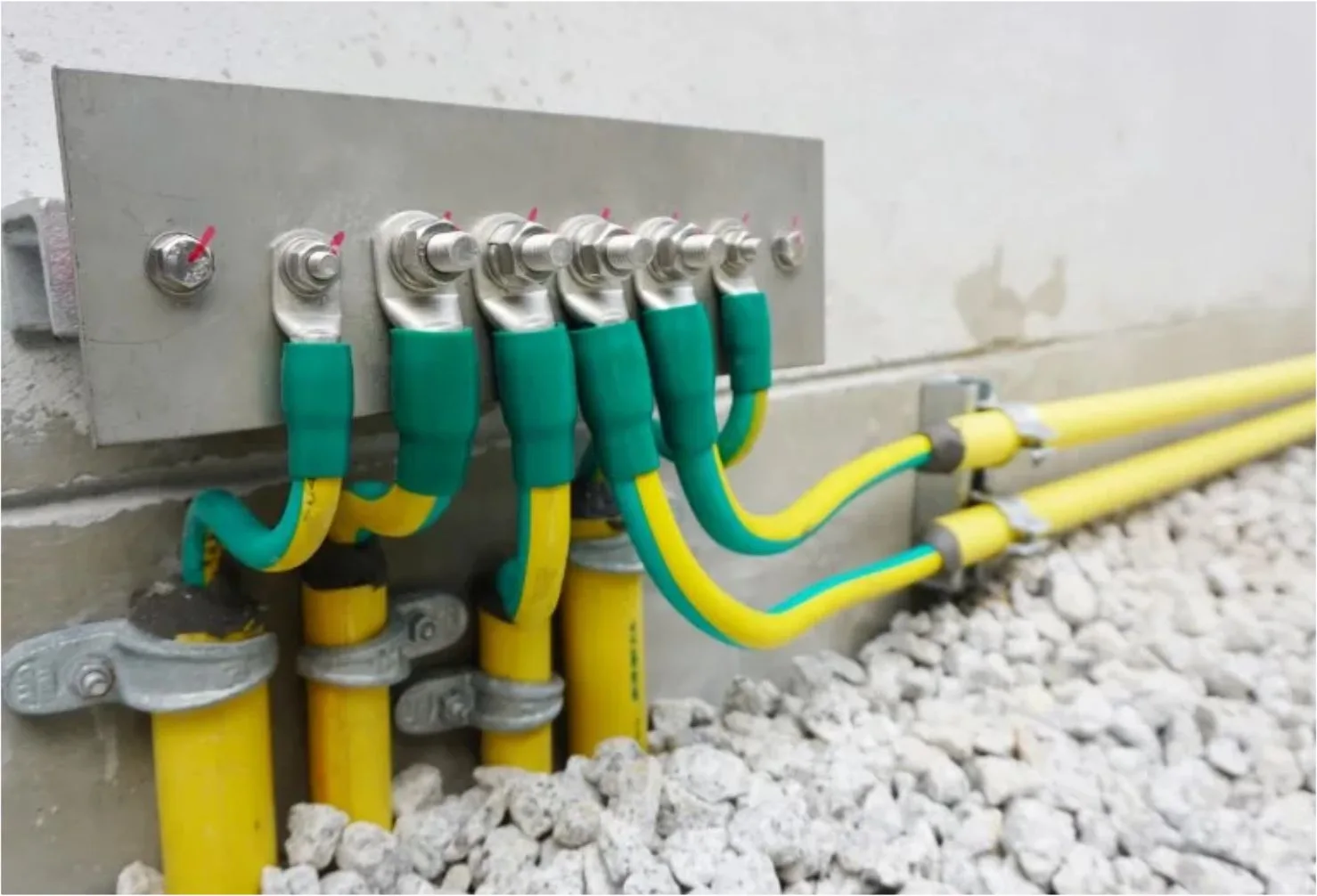 standard grounding listrik