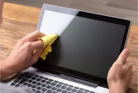 cara menghilangkan baret di laptop