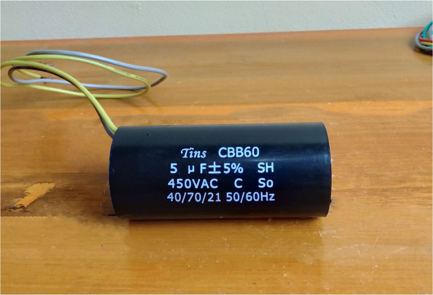 fungsi kapasitor 5 uf